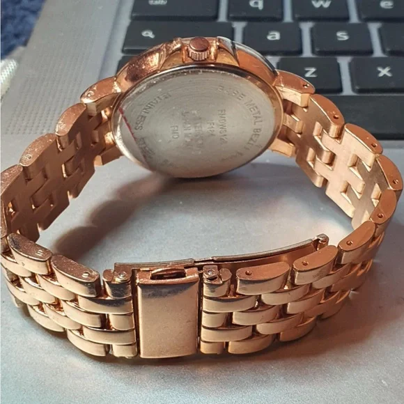 🦋10/$20🦋 FMDWS128 Goldtone Rhinestone Stainless Steel Women's Watch - Picture 3 of 4
